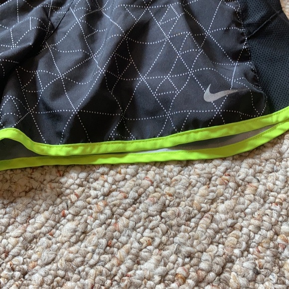 Nike Dri-Fit women’s running athletic shorts - Picture 4 of 11